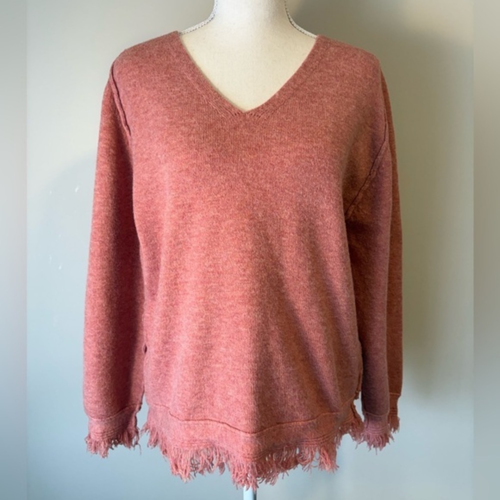 Promesa Pink Rose Relaxed V-Neck Frayed Hem Knit Top M